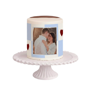 gateau avec des carreaux bleu et blanc